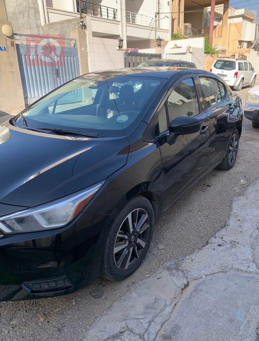 نيسان فيرسا